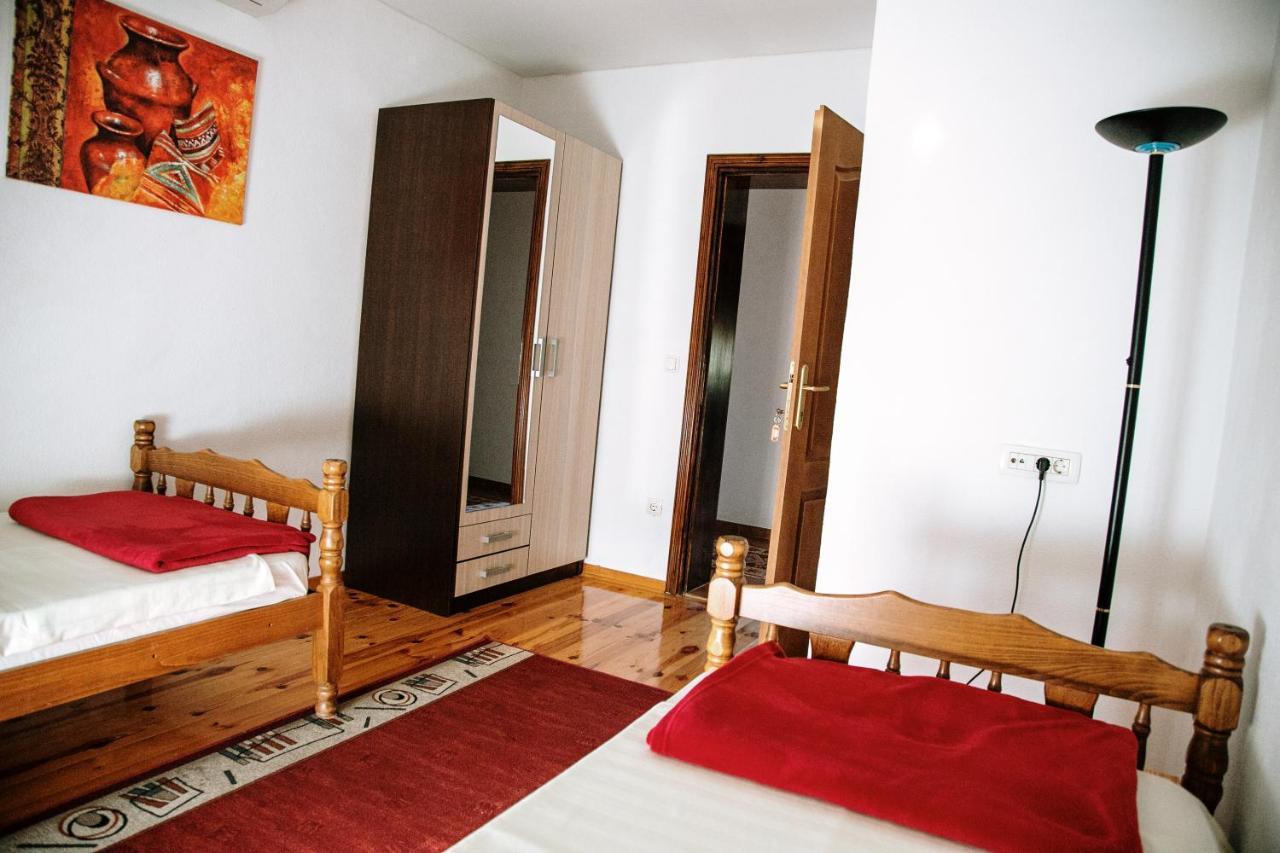 Apartment Ikar Mostar Buitenkant foto