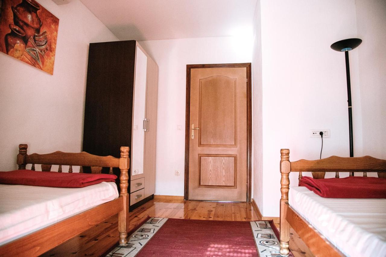 Apartment Ikar Mostar Buitenkant foto